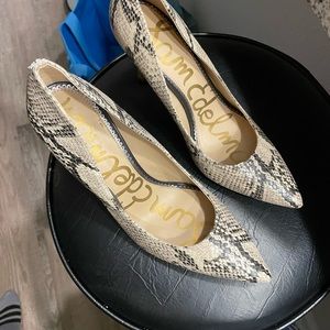 Sam Edelman pumps